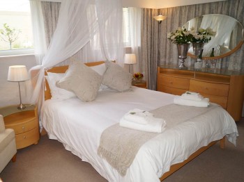 pinotage-accommodation-hermanus01