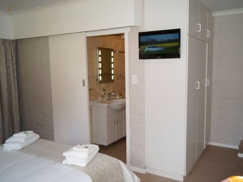 pinotage-accommodation-hermanus04